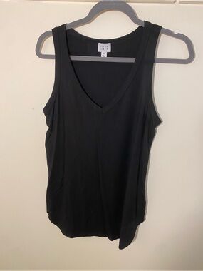 Peyton & Jensen Black V-Neck Tank Top